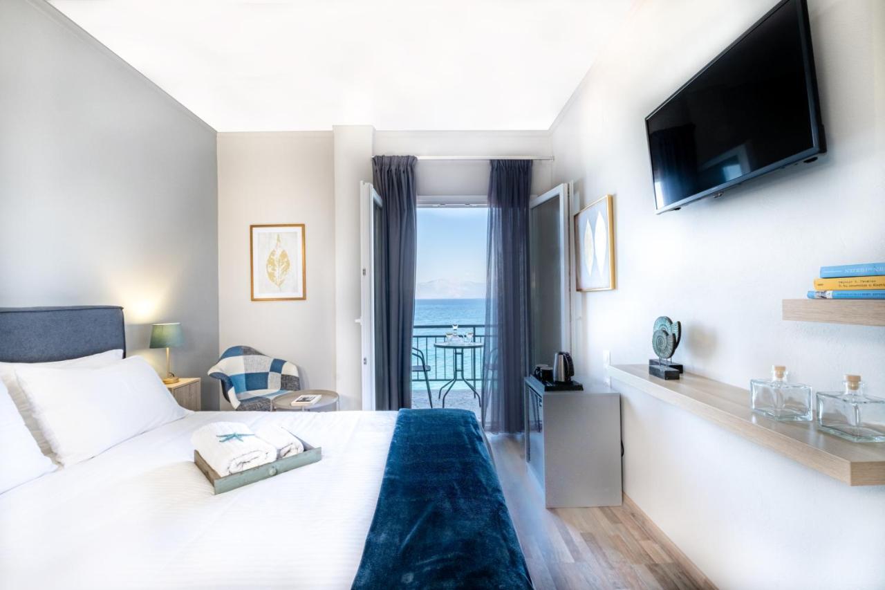 Riviera Hotel クシロカストロ エクステリア 写真