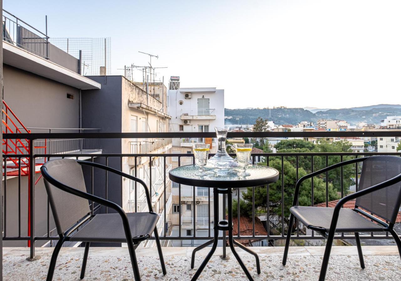 Riviera Hotel クシロカストロ エクステリア 写真